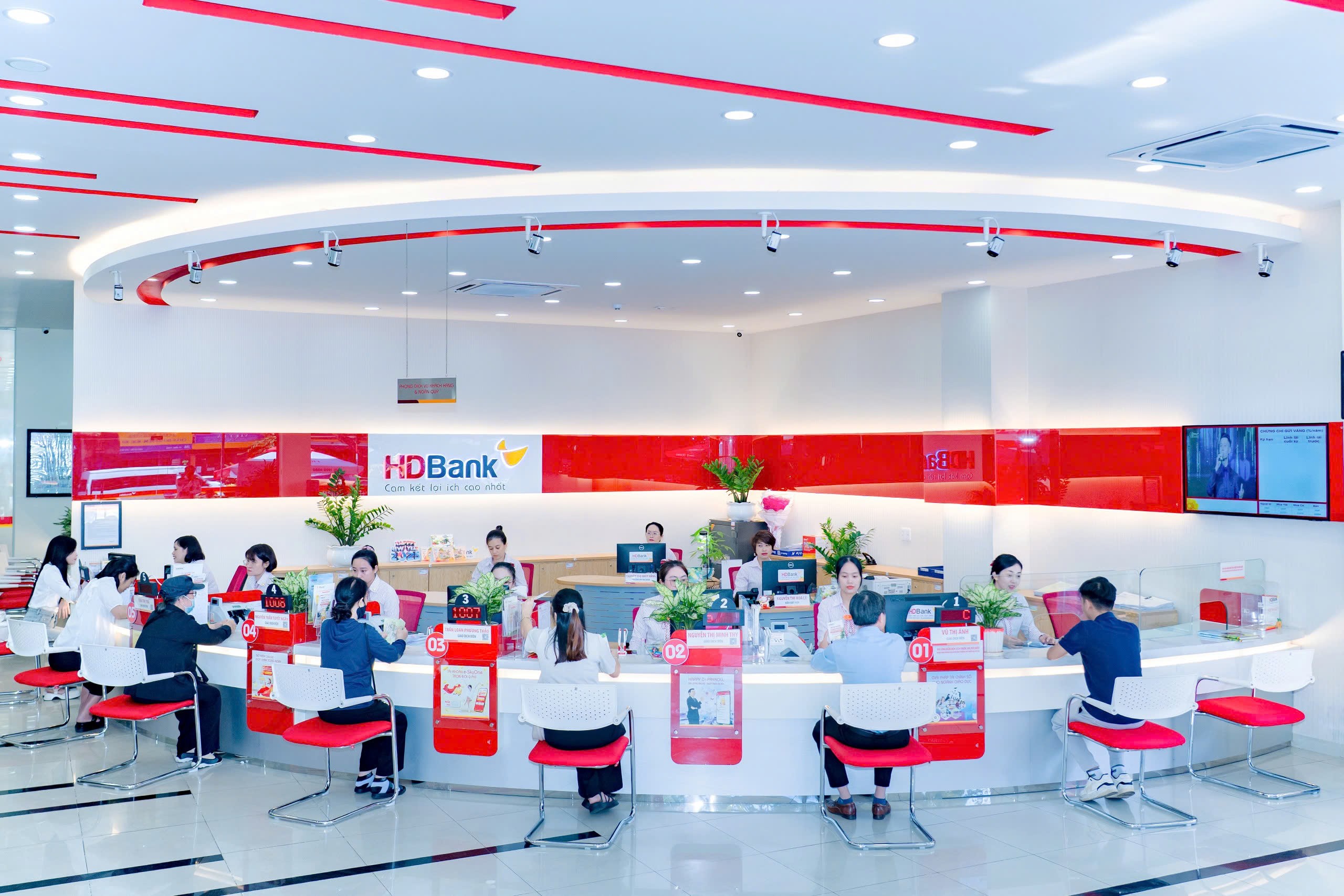HDBank đạt 5.350 tỷ đồng lợi nhuận Quý 1/2025, roe duy trì vị thế đầu ngành