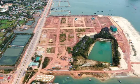 Loạt doanh nghiệp địa ốc bị ngân hàng siết nợ 'đất vàng' dịp cuối năm