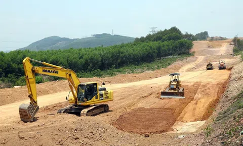 Gấp rút giải quyết việc thiếu đất đắp cao tốc Bắc - Nam