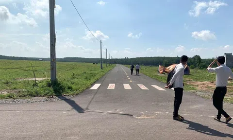 Nhà đầu tư bắt đầu 'ngộp', bán hàng cắt lỗ