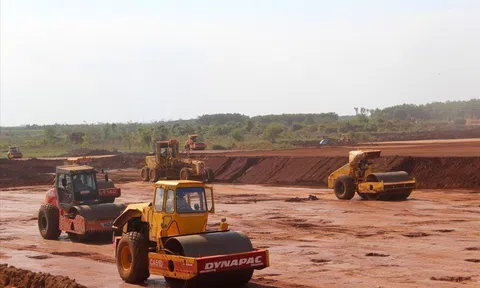 Đốc thúc nhà thầu đẩy tiến độ 'siêu dự án' sân bay Long Thành