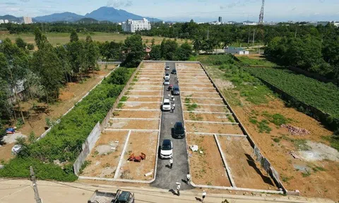 Môi giới đất nền kỳ cựu vùng ven Hà Nội tiết lộ: Đất nền tách thửa phân lô chỉ để “lùa gà”