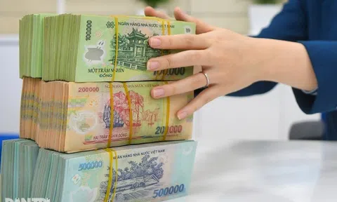 Thị trường bất động sản xuất hiện yếu tố khó, "đại gia" xây dựng đâm lo