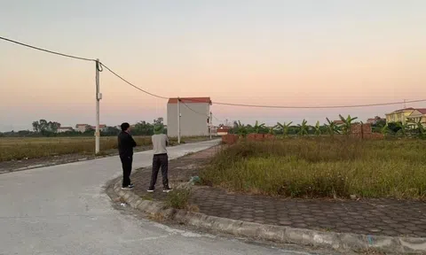 Tràn ngập thông tin rao bán bất động sản “siêu giảm giá” do thua “độ bóng đá”